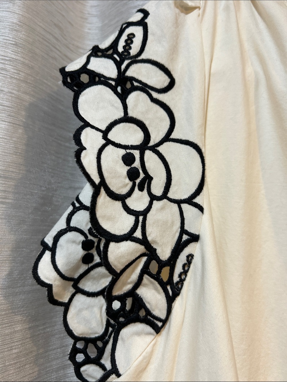 Cream dress with black floral trim - Picture 1 of 4